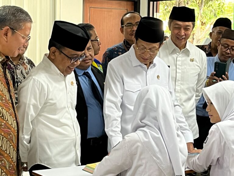 Mentri Agama