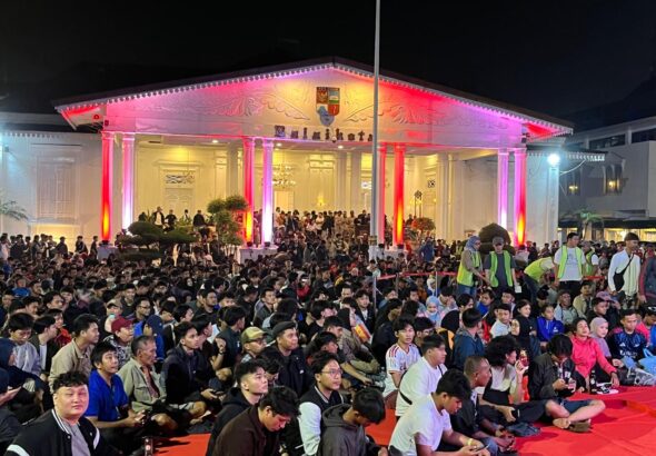 Nobar Bola