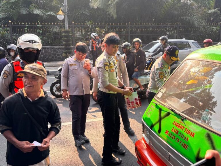 Razia Angkot Kota Bogor, 21 Kendaraan Terjaring dan 10 Dikandangkan Dishub 